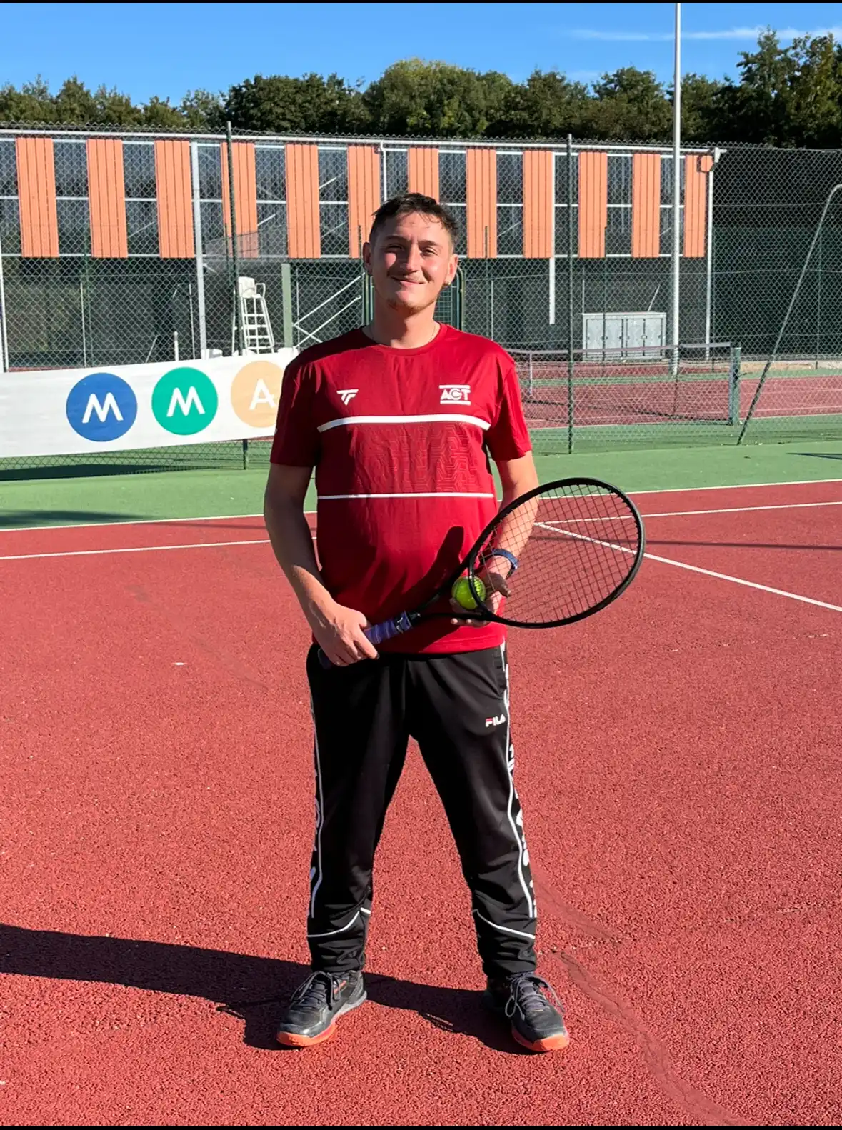 Jordan, entraîneur de tennis à Cloyes-les-Trois-Rivières