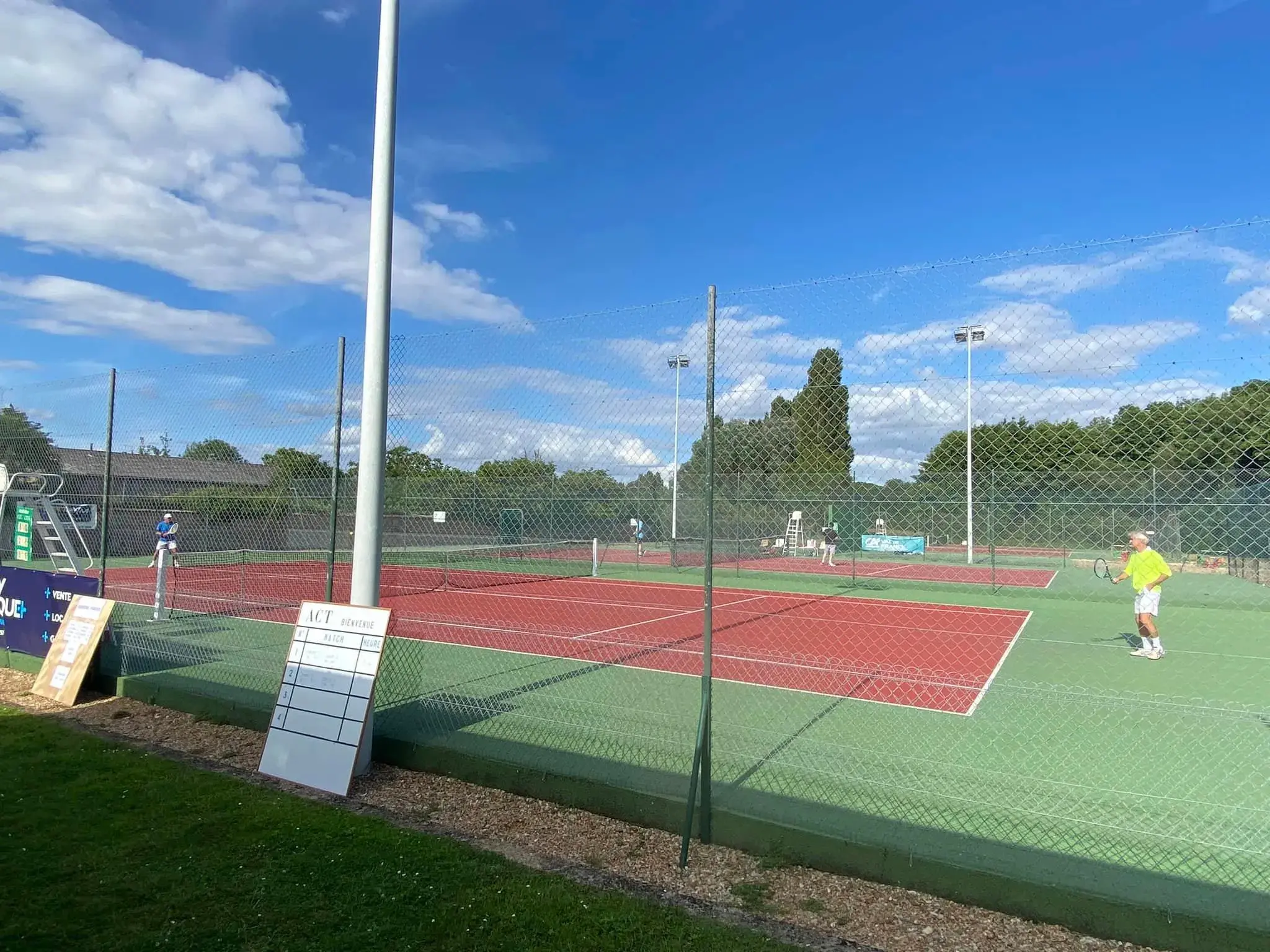 Terrains de tennis